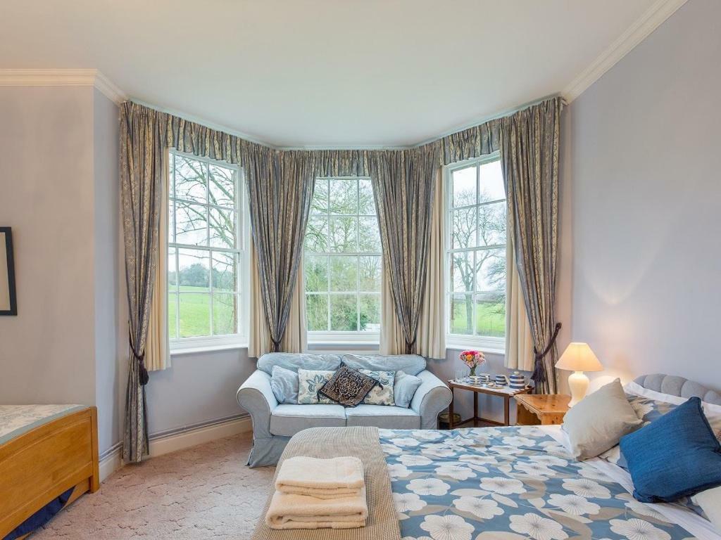 Marshwood Farm B&B And Shepherds Hut Dinton  Zewnętrze zdjęcie